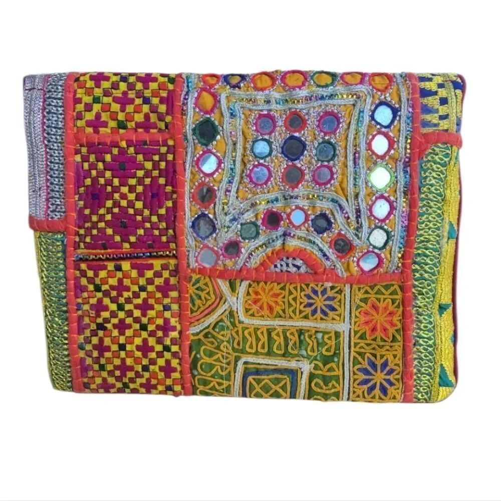 Colorful Embroidered Clutch - Picture 3 of 13